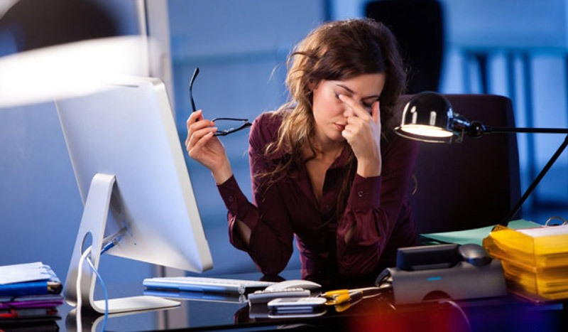 dung man hinh tivi thay cho man hinh may vi tinh nen hay khong 02