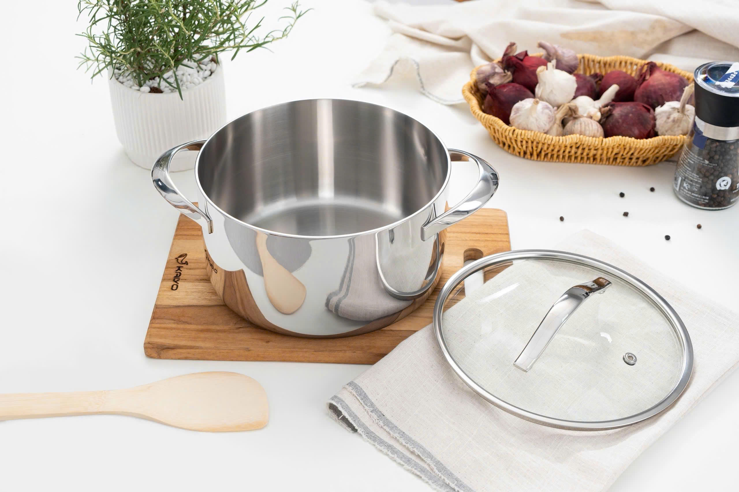 Nồi inox thân đáy liền tri-ply silver Crown kaiyo 4 Noi inox than day lien tri ply silver Crown kaiyo 4
