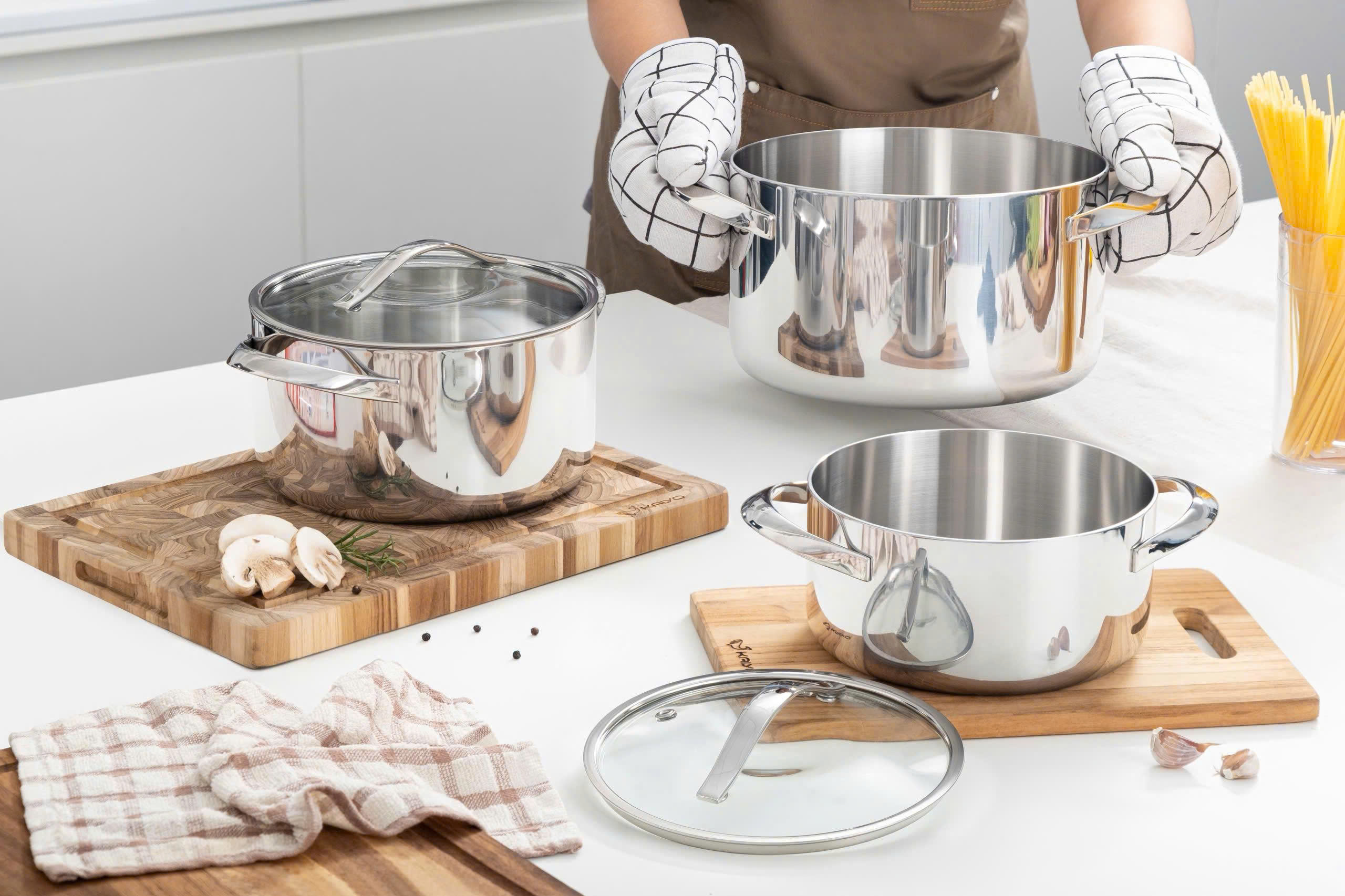 Nồi inox thân đáy liền tri-ply silver Crown kaiyo 9 Noi inox than day lien tri ply silver Crown kaiyo 9