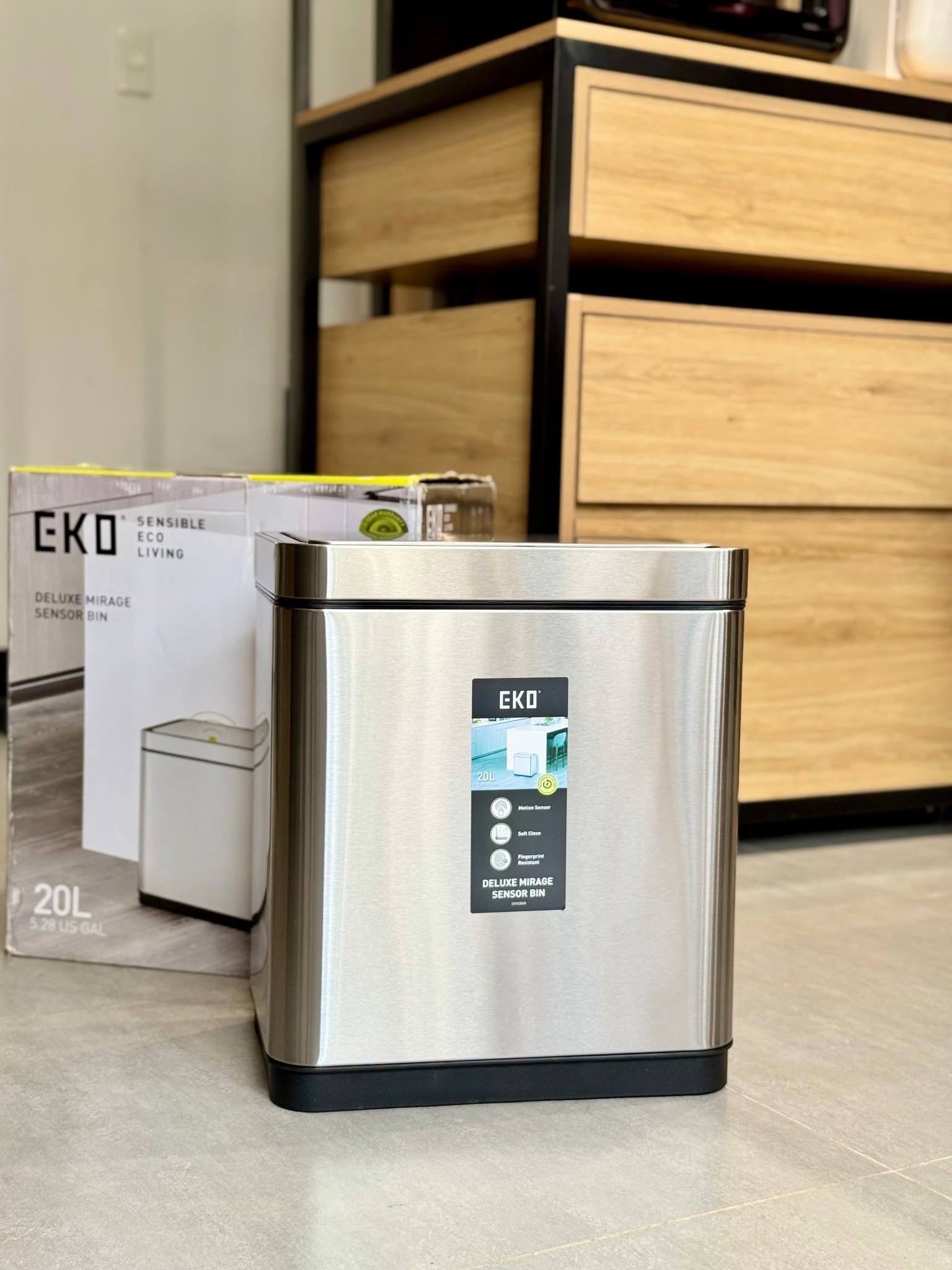 Thùng rác cảm biến chống bám vân tay EKO EK9280RMT-20L 3 Thung rac cam bien chong bam van tay EKO EK9280RMT 20L 3