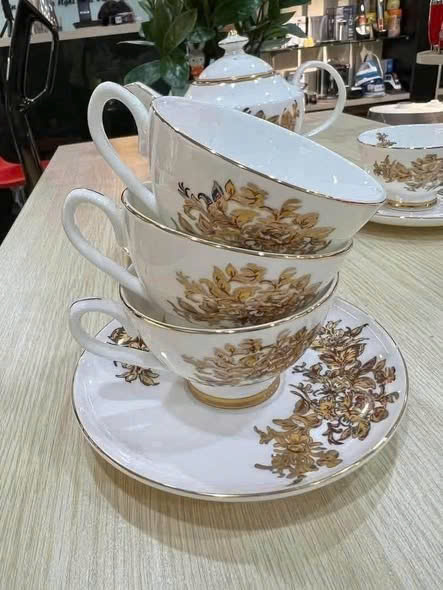 Bộ trà sứ xương Imperial London Hoa Cúc Vàng 5 Bo tra su xuong Imperial London Hoa Cuc Vang 5